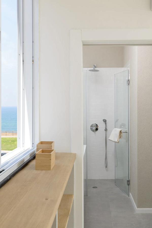 Stylish & Spacious 3 Bedroom Apartment By The Sea Нетания Екстериор снимка